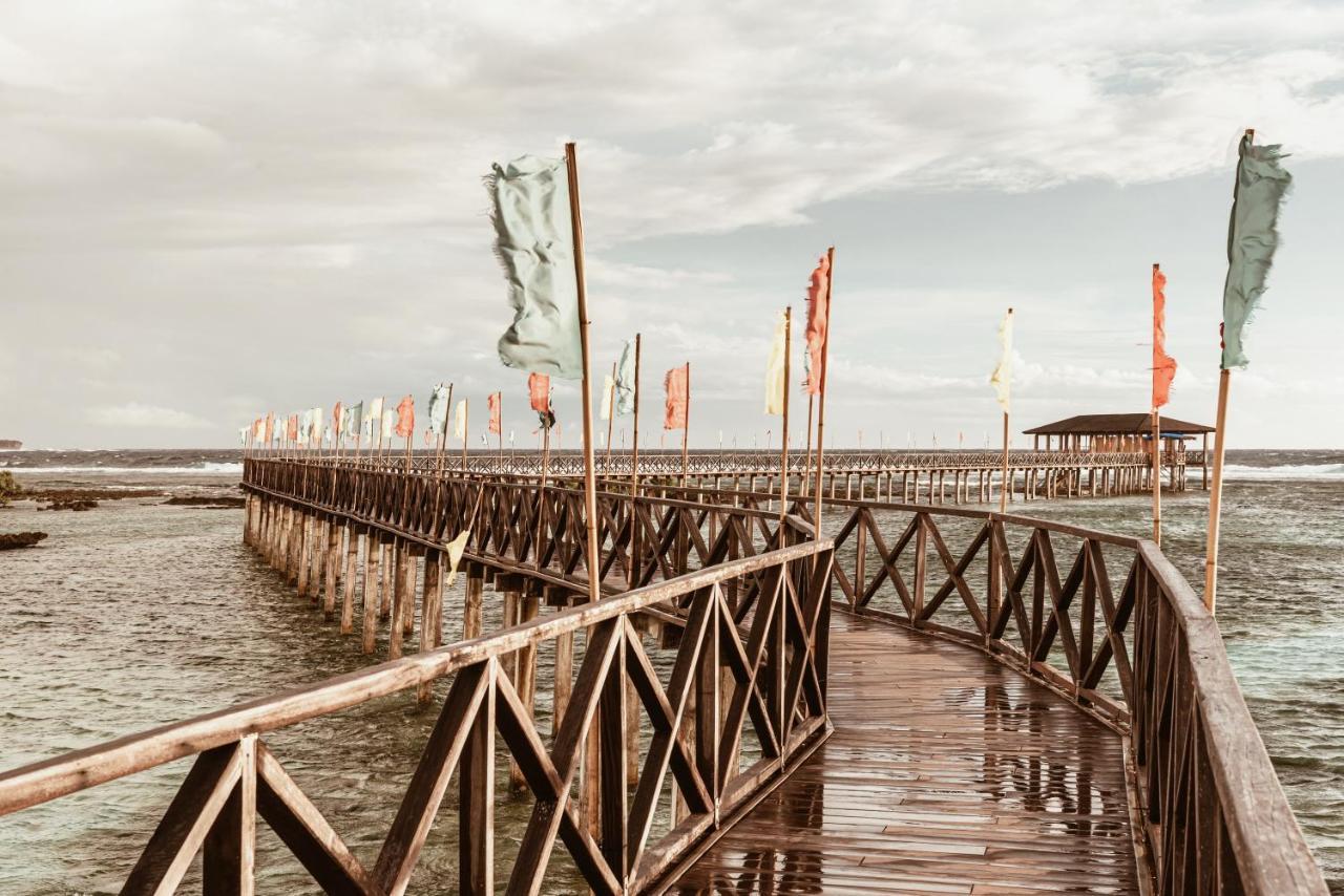 Alon Cloud9 Beach Front Catangnan 外观 照片