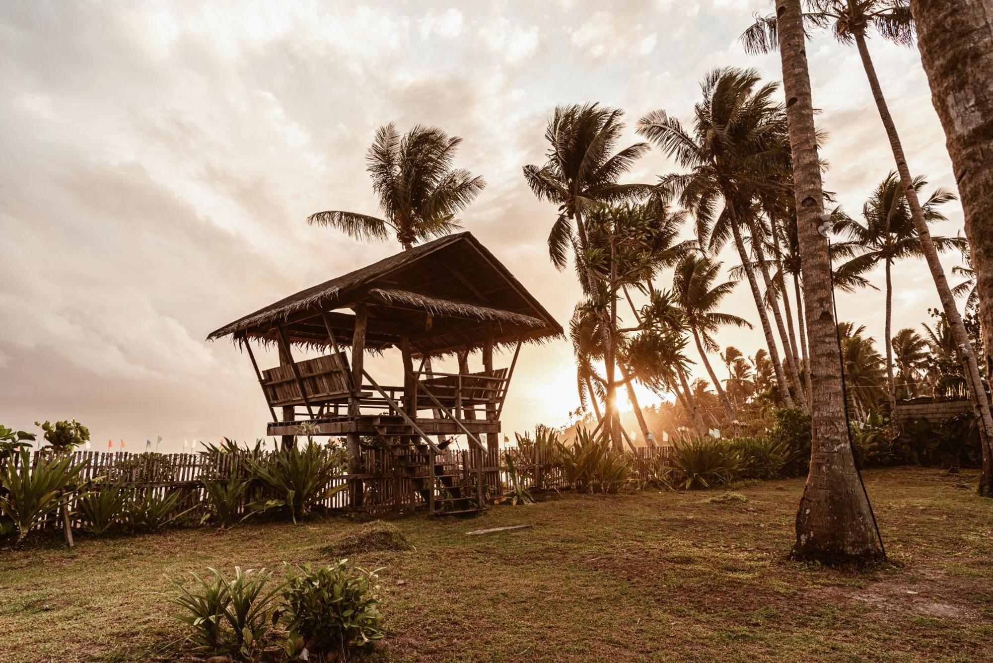 Alon Cloud9 Beach Front Catangnan 外观 照片